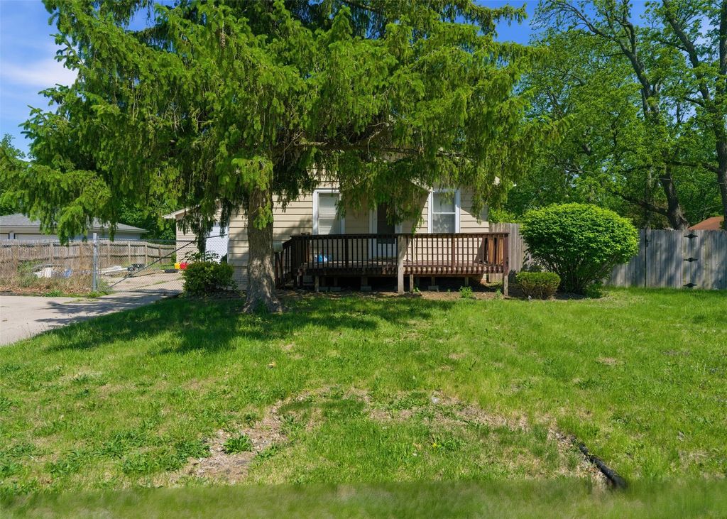 3401 E 29th Street, Des Moines, IA 50317