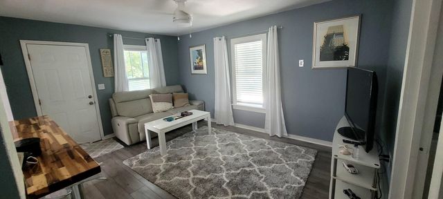 104 NE 5 Street, Fort Lauderdale, FL 33301