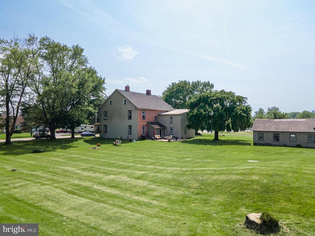 3150 NEWBURG RD, Nazareth, PA 18064