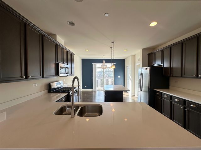 1423 N Charles Avenue, Naperville, IL 60563