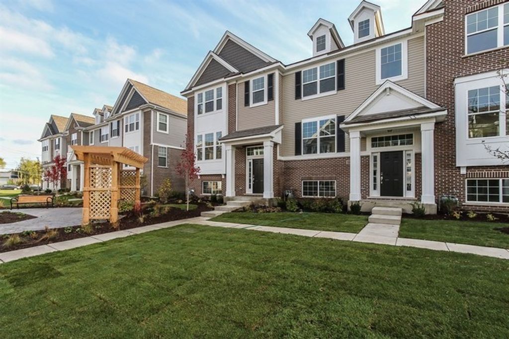 1423 N Charles Avenue, Naperville, IL 60563