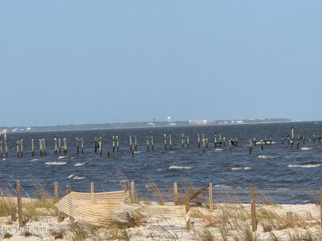 196 Vacation Lane, Waveland, MS 39576