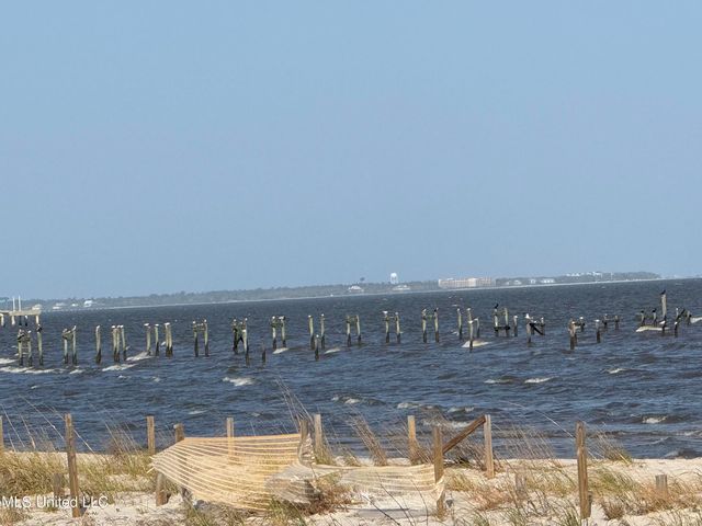 196 Vacation Lane, Waveland, MS 39576