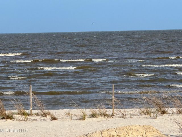 196 Vacation Lane, Waveland, MS 39576