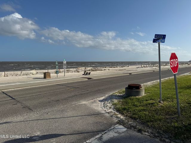 196 Vacation Lane, Waveland, MS 39576