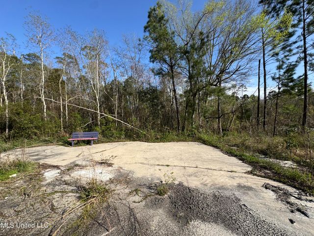 196 Vacation Lane, Waveland, MS 39576