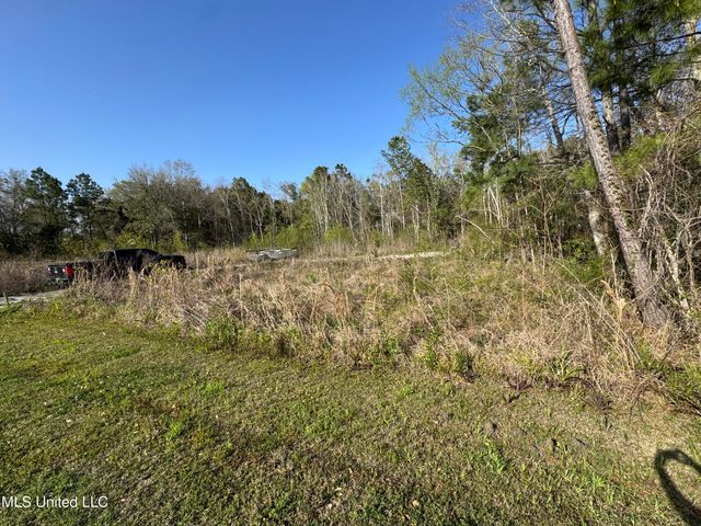 196 Vacation Lane, Waveland, MS 39576