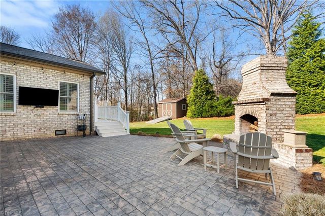 166 Fieldwood Drive, Advance, NC 27006