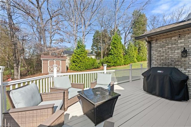 166 Fieldwood Drive, Advance, NC 27006