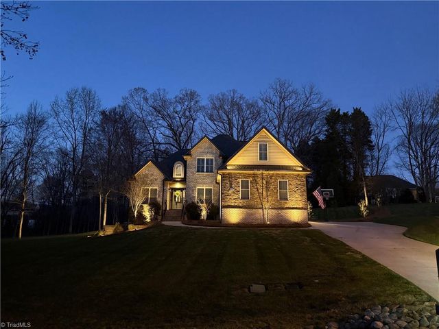 166 Fieldwood Drive, Advance, NC 27006