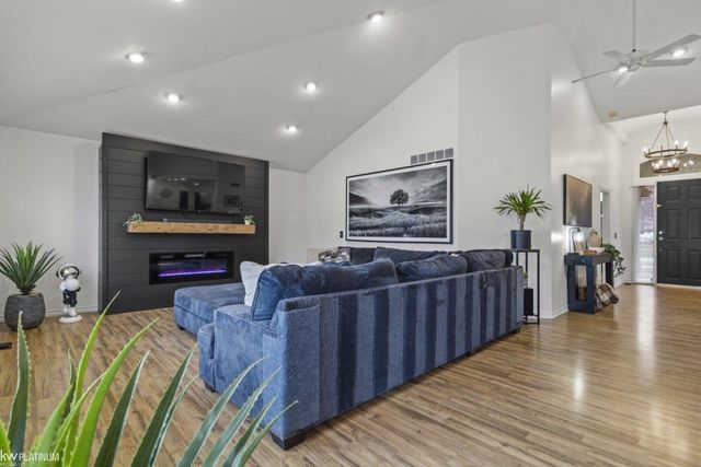 600 Cherry Street, Algonac, MI 48001