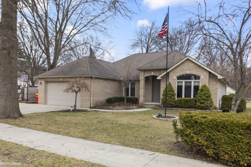 600 Cherry Street, Algonac, MI 48001