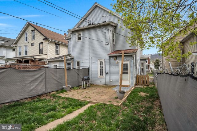 611 UNION ST, Millersburg, PA 17061