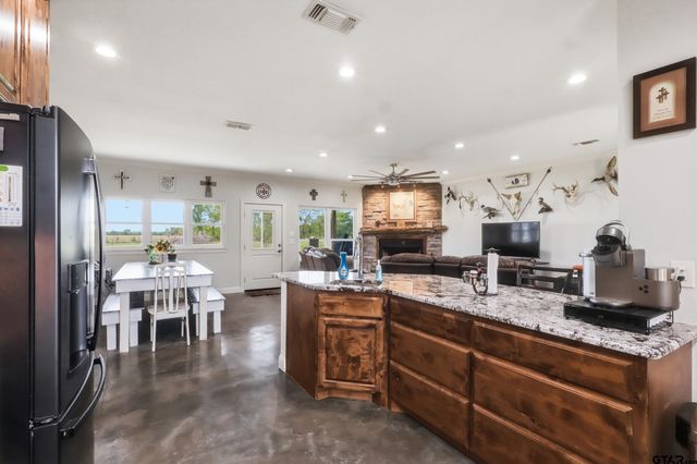 800 NE County Road 2150, Mt Vernon, TX 75457