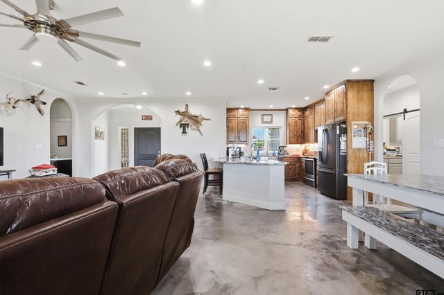 800 NE County Road 2150, Mt Vernon, TX 75457