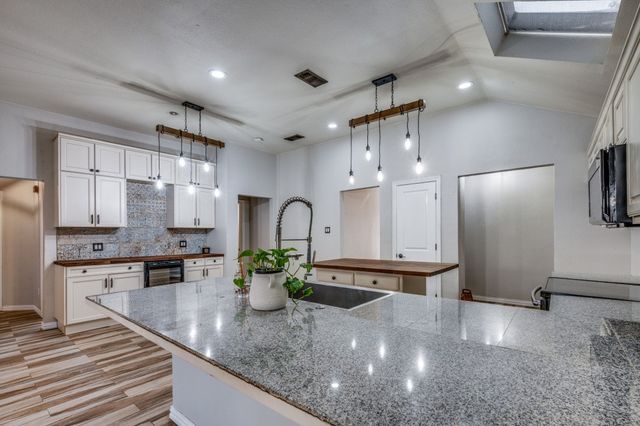 5005 Bradley Lane, Arlington, TX 76017