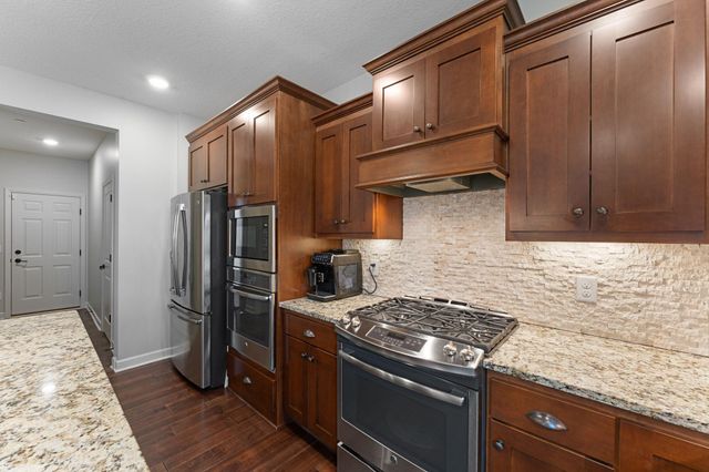 2920 White Pine Way, Stillwater, MN 55082