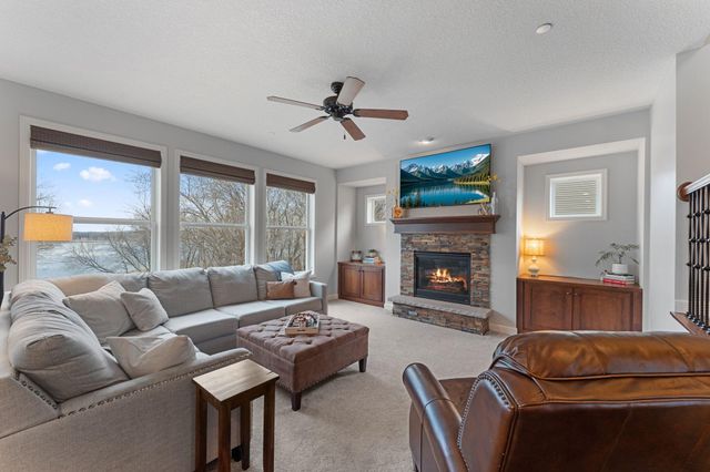 2920 White Pine Way, Stillwater, MN 55082