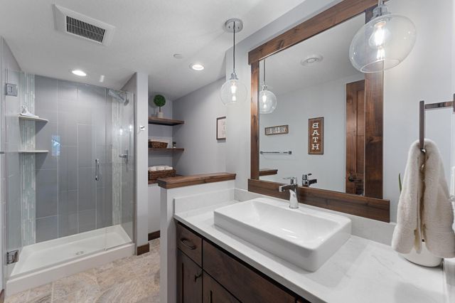2920 White Pine Way, Stillwater, MN 55082