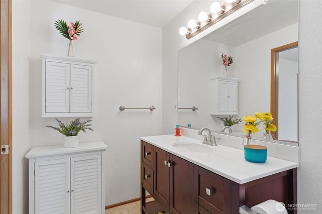 6784 NE Whidbey Drive, Hansville, WA 98340