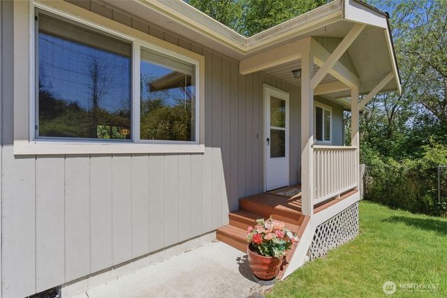 6784 NE Whidbey Drive, Hansville, WA 98340