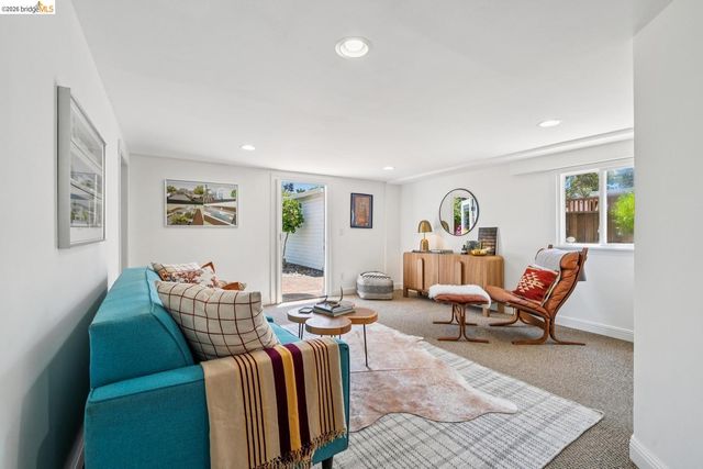 525 Dowling BLVD, San Leandro, CA 94577