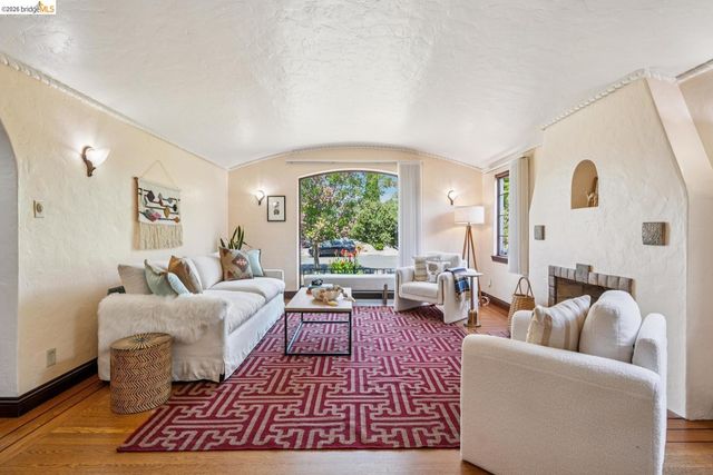 525 Dowling BLVD, San Leandro, CA 94577