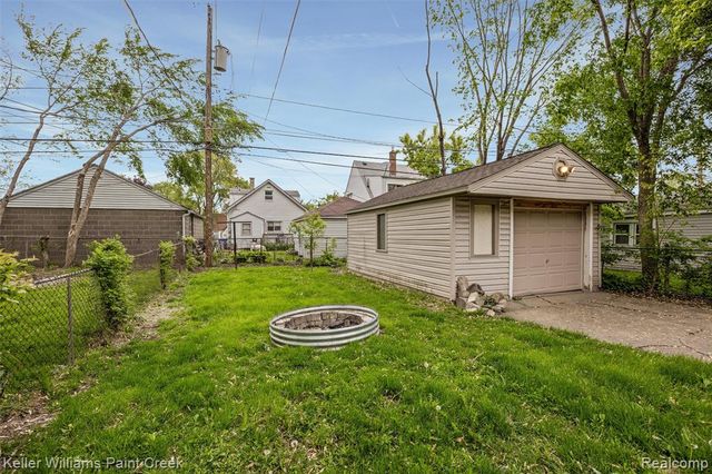 7275 Orchard Avenue, Warren, MI 48091