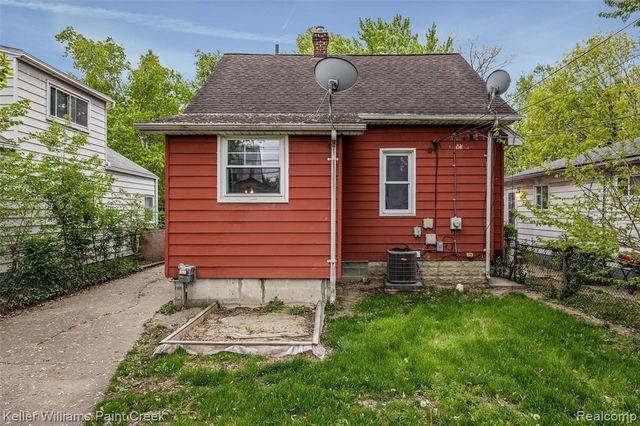 7275 Orchard Avenue, Warren, MI 48091
