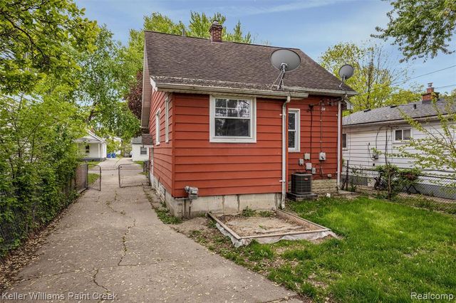 7275 Orchard Avenue, Warren, MI 48091