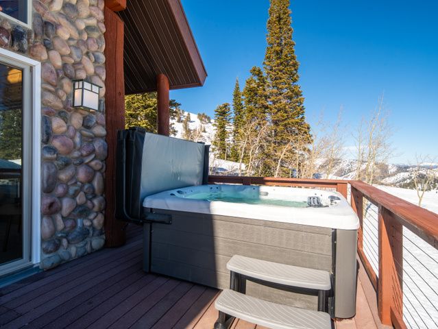 6781 N CHAPARRAL DR, Eden, UT 84310