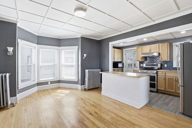 79 Cambridge, Fall River, MA 02721