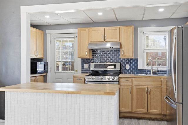 79 Cambridge, Fall River, MA 02721