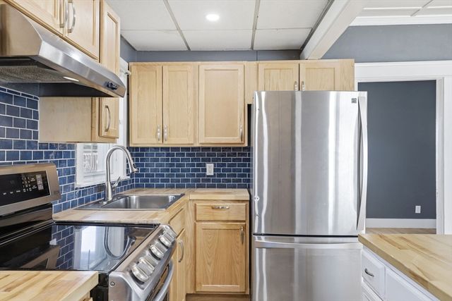 79 Cambridge, Fall River, MA 02721