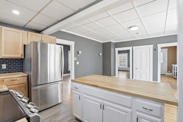 79 Cambridge, Fall River, MA 02721