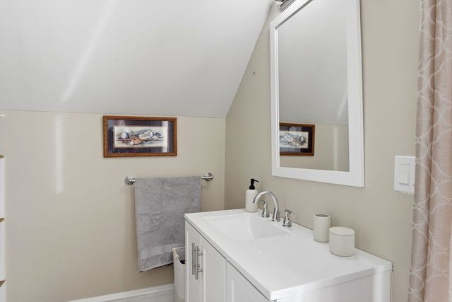 79 Cambridge, Fall River, MA 02721