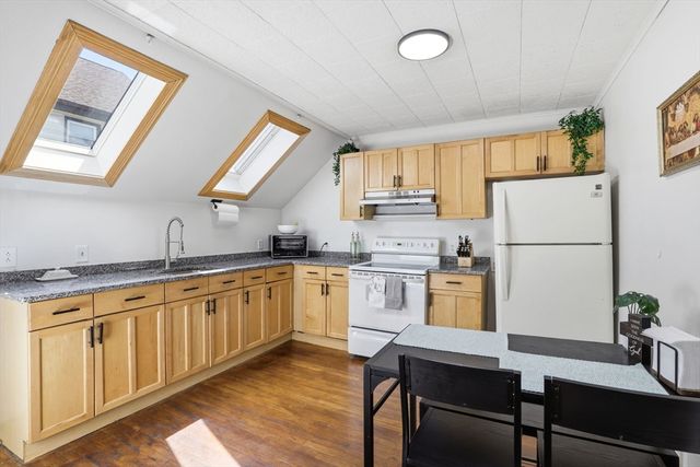 79 Cambridge, Fall River, MA 02721