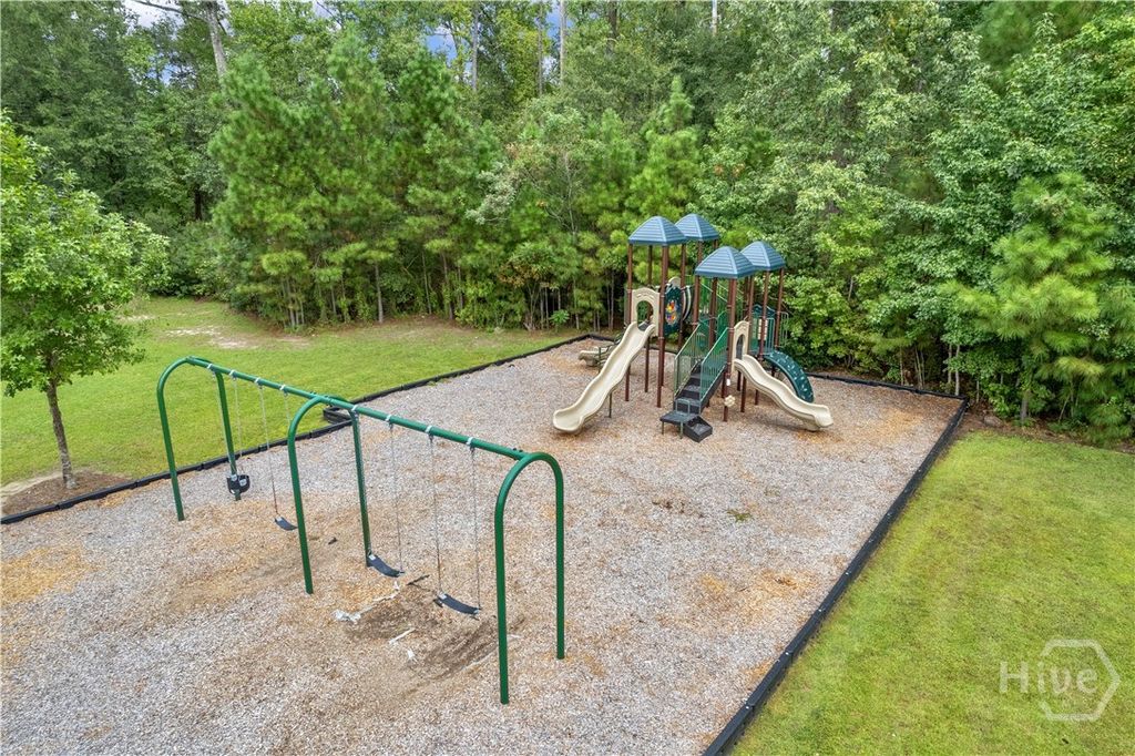 Image 7 of property listing at 45 Wando View Way, Richmond Hill, GA 31324