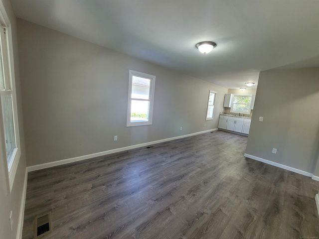 7524 Wood Avenue, Warren, MI 48091