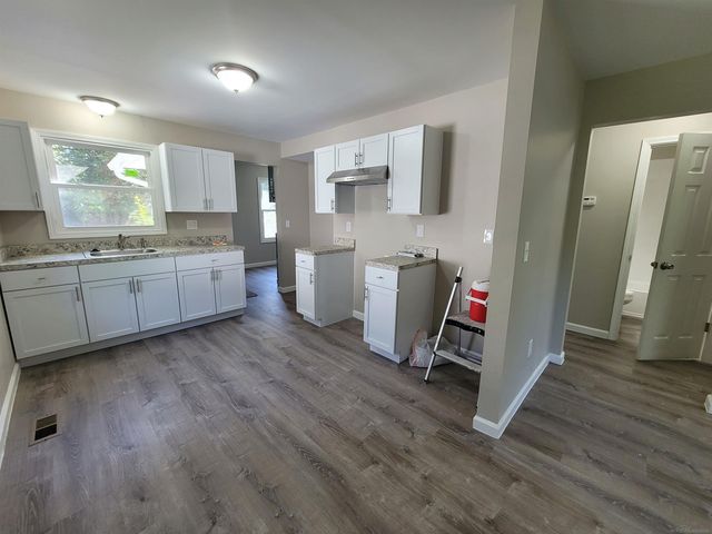 7524 Wood Avenue, Warren, MI 48091