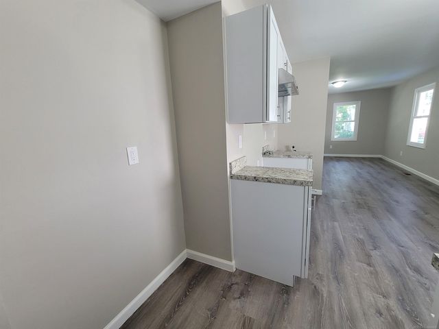 7524 Wood Avenue, Warren, MI 48091