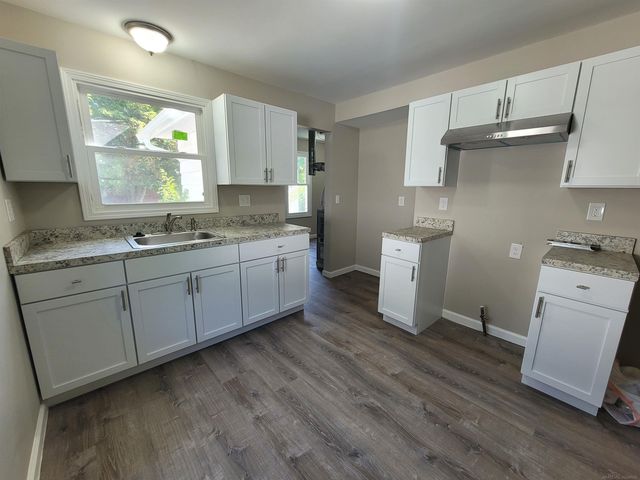 7524 Wood Avenue, Warren, MI 48091