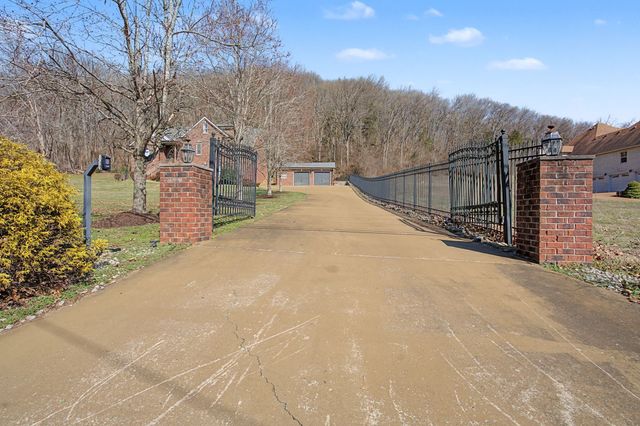 4952 Clarksville Hwy, Whites Creek, TN 37189