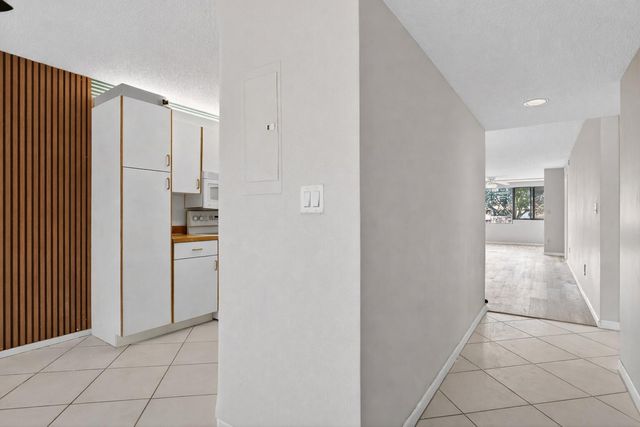 10837 W Clairmont Circle 208, Tamarac, FL 33321