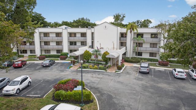 10837 W Clairmont Circle 208, Tamarac, FL 33321