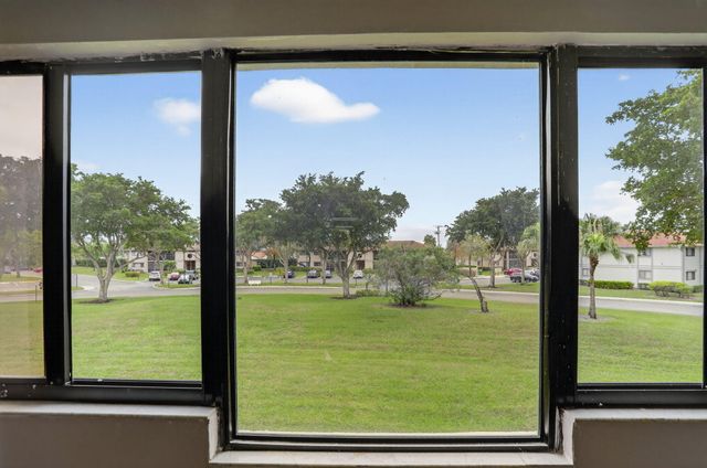 10837 W Clairmont Circle 208, Tamarac, FL 33321