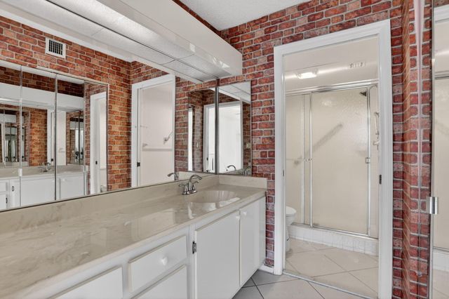 10837 W Clairmont Circle 208, Tamarac, FL 33321