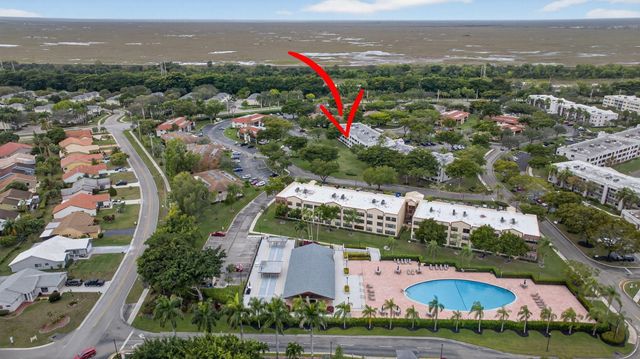 10837 W Clairmont Circle 208, Tamarac, FL 33321