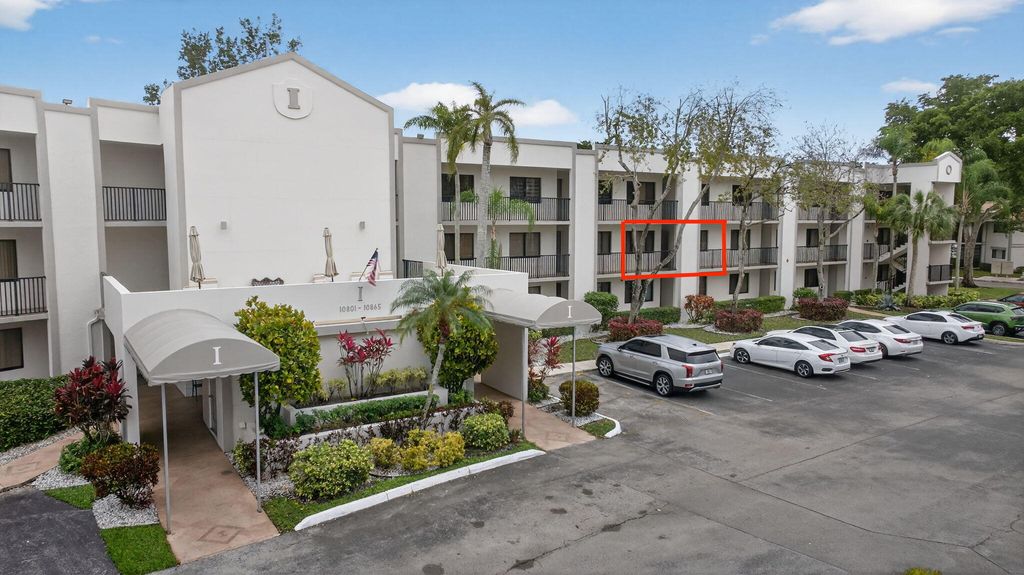 10837 W Clairmont Circle 208, Tamarac, FL 33321