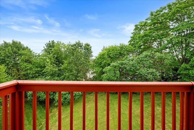 3 Navajo Rd, Worcester, MA 01606